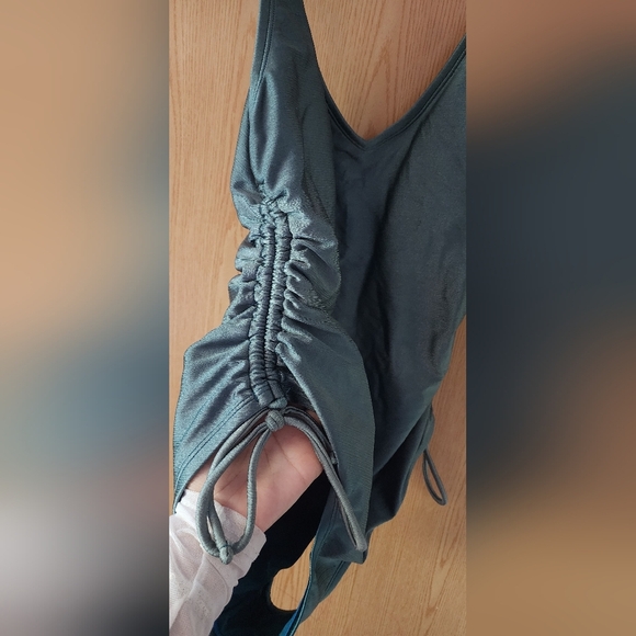 Elegant Green One-Piece Swimsuit - Picture 3 of 6